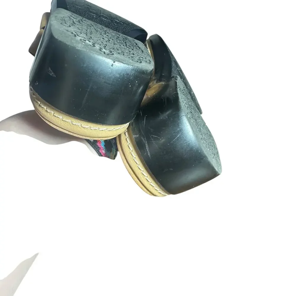 Clarks Women's Leather Sandals 7.5 Comfortable Cross-Strap Sandals with Flower